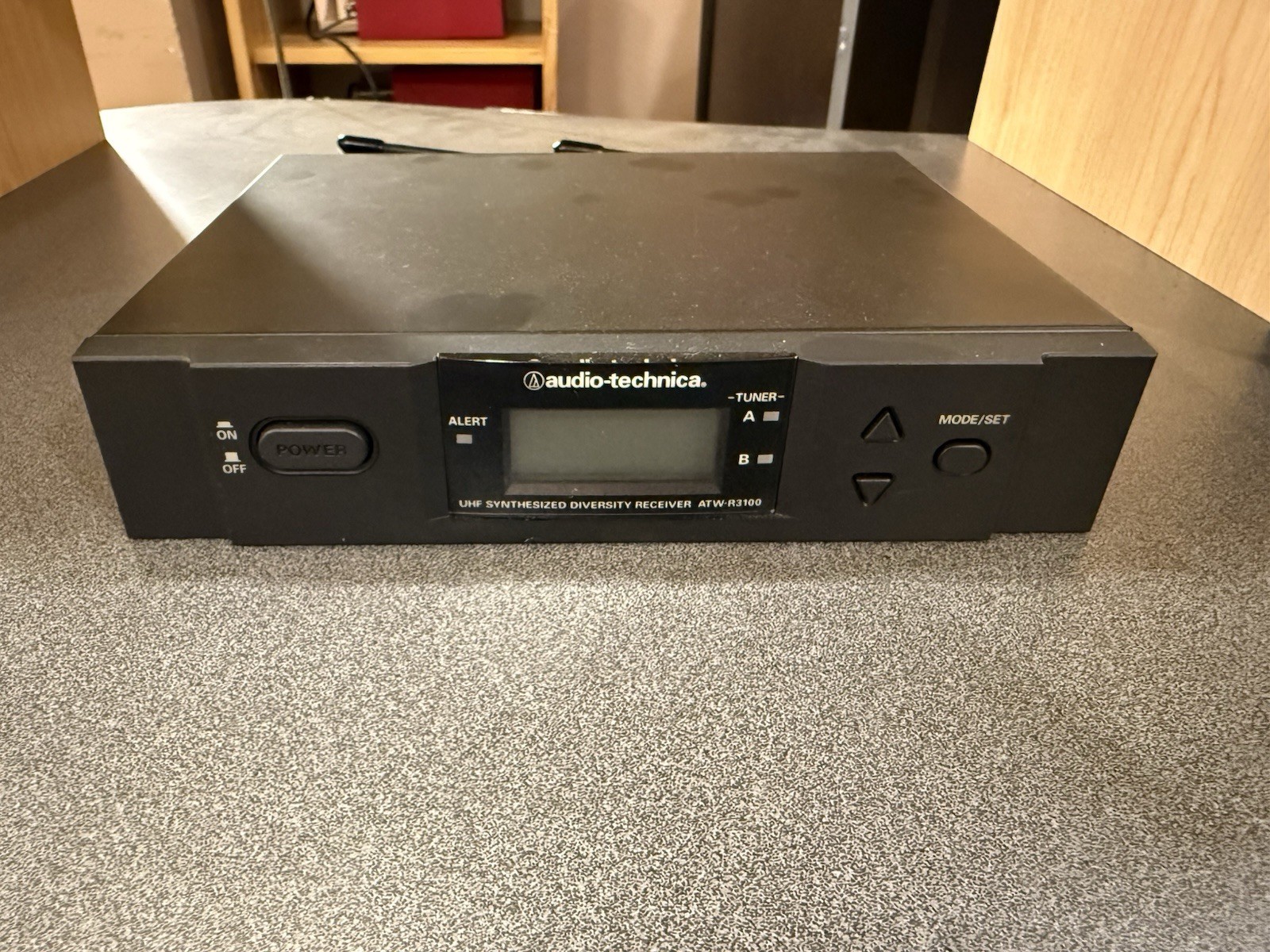 Audio-Technica ATW-R310 UHF Receiver 541-566 MHz WO power cord