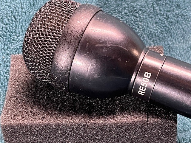 Electro-Voice EV RE50B Omnidirectional Dynamic Handheld Microphone
