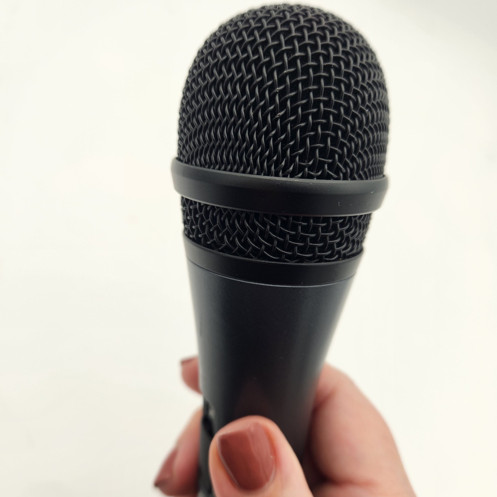 Sennheiser e 825- S Handheld Microphone Cardoiod Dynamic Microphone With On/Off