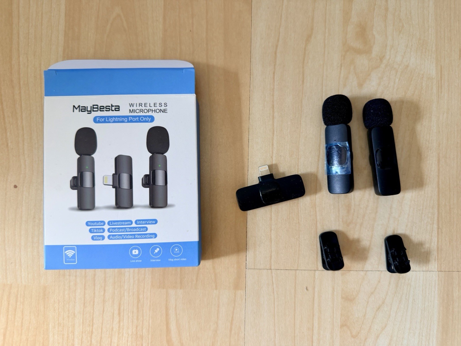MayBesta WIRELESS MICROPHONE For Lightning Port Only. 2 Microphones. Excellent!