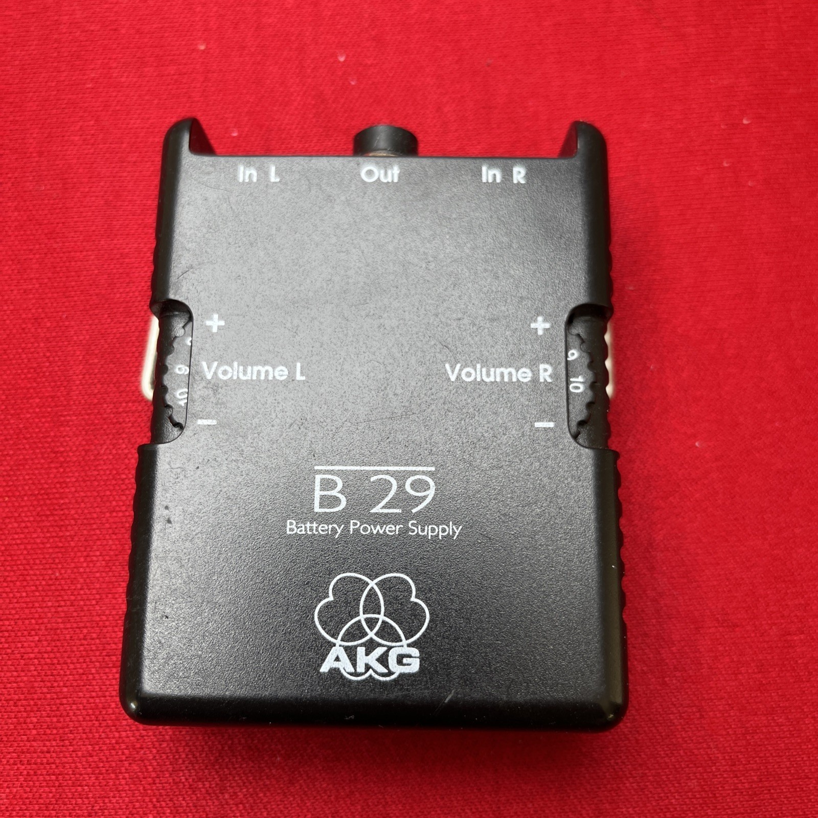 AKG B29 – phantom power supply