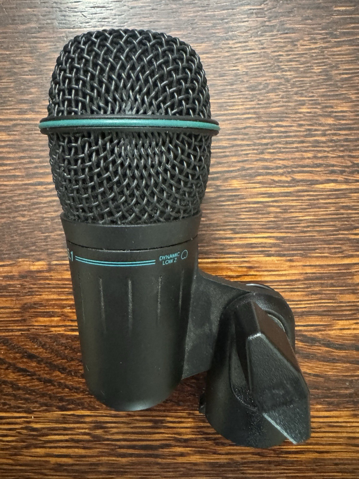 Shure BG 6.1 Wired Dynamic Low Z Handheld Microphone, Black w/ Clip with stand