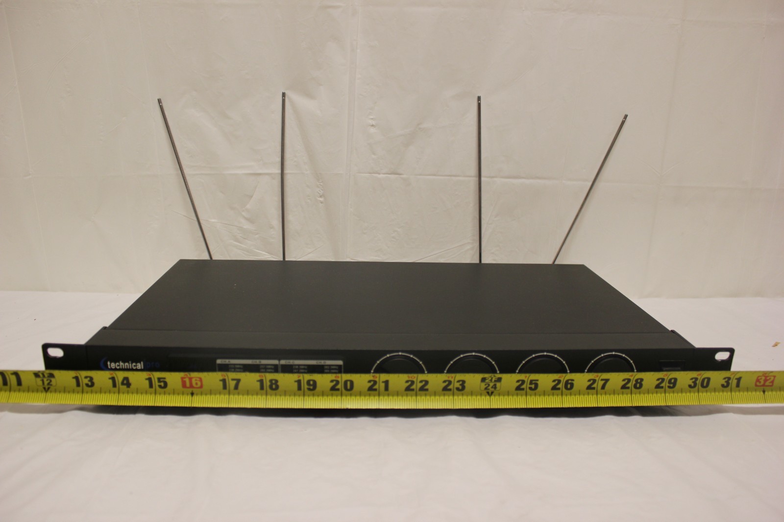 Technical Pro WM1401 VHF Four Channel Wireless Microphone System with Mics G3