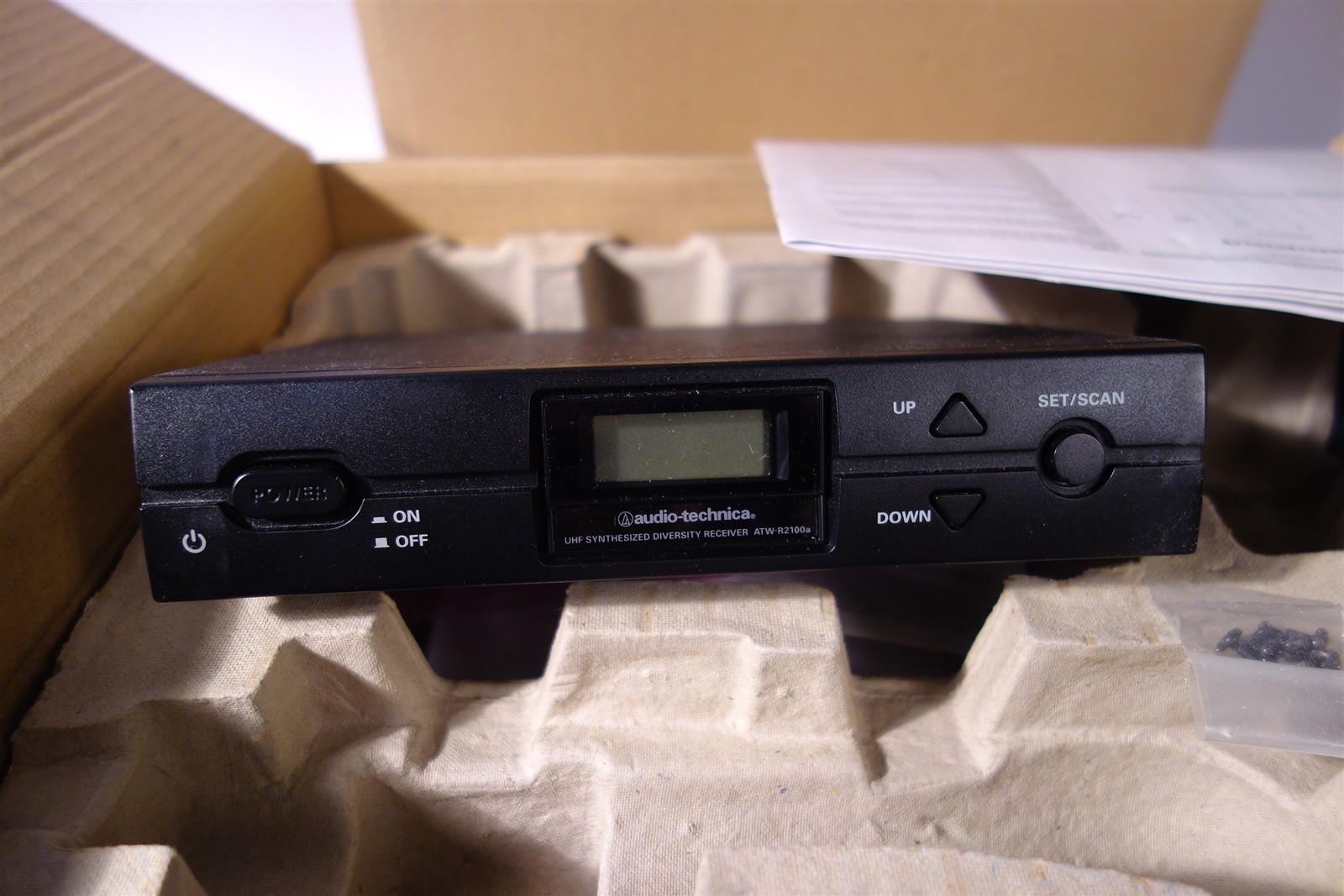 Audio Technica 2000 Series UHF Wireless Mic System ATW-T210a ATW-R2100a