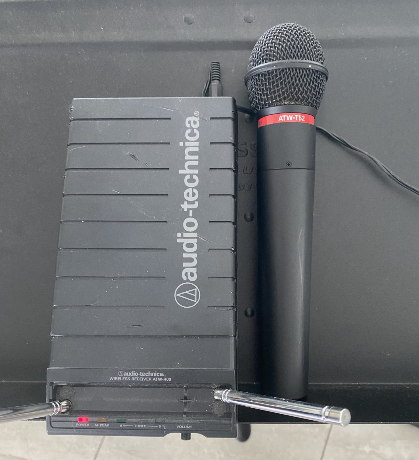 Audio-Technica ATW-R09 Reciver and Wireless Handheld Microphone…