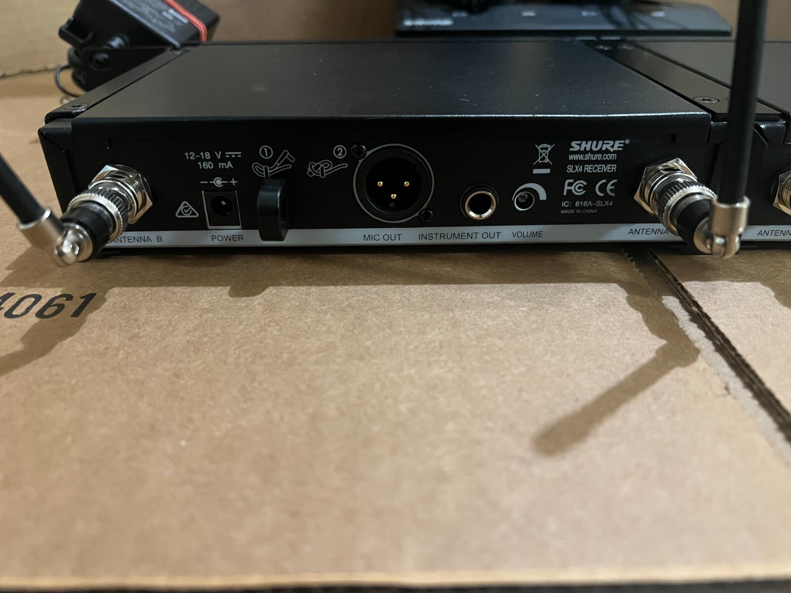 2 X SHURE SLX4 G5 band 494-518 MHZ WIRELESS RECEIVER DUAL