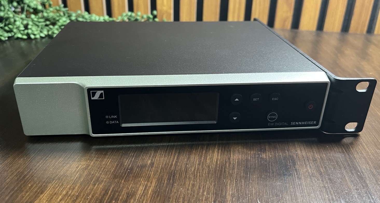 Sennheiser EW-D EM Digital Wireless Receiver Q1-6: 470.2-526 MHz untested