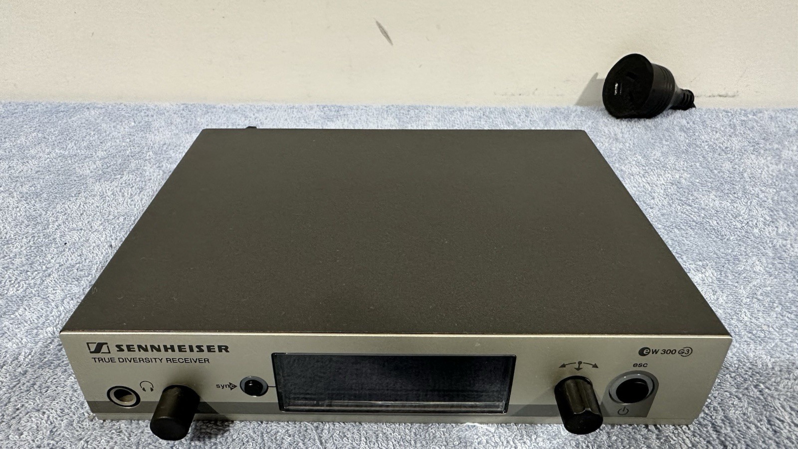 Sennheiser Em300 G3 566-608 MHz ( No Power Supply No Antenna)