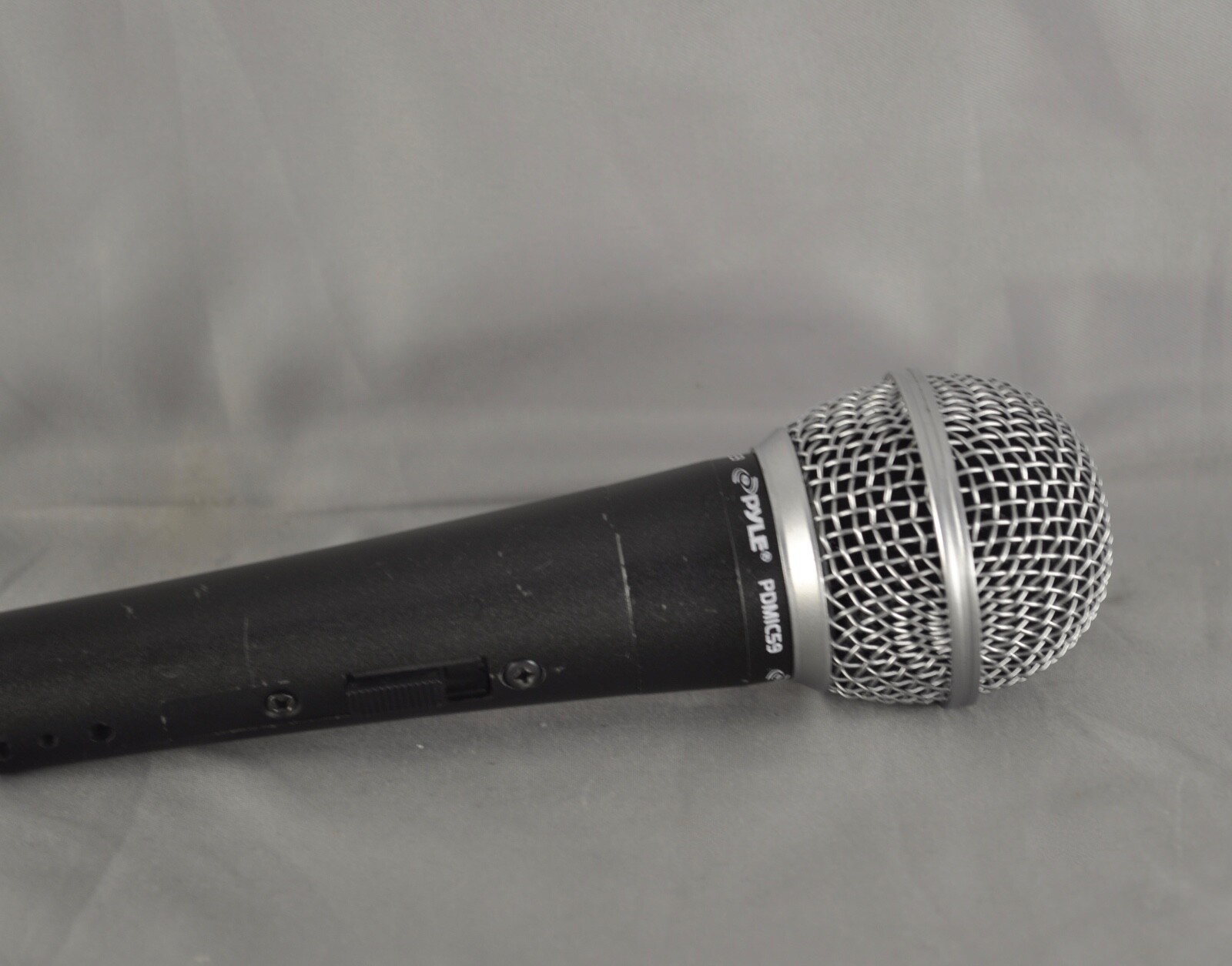 Pyle PDMIC59 Professional Dynamic Microphone