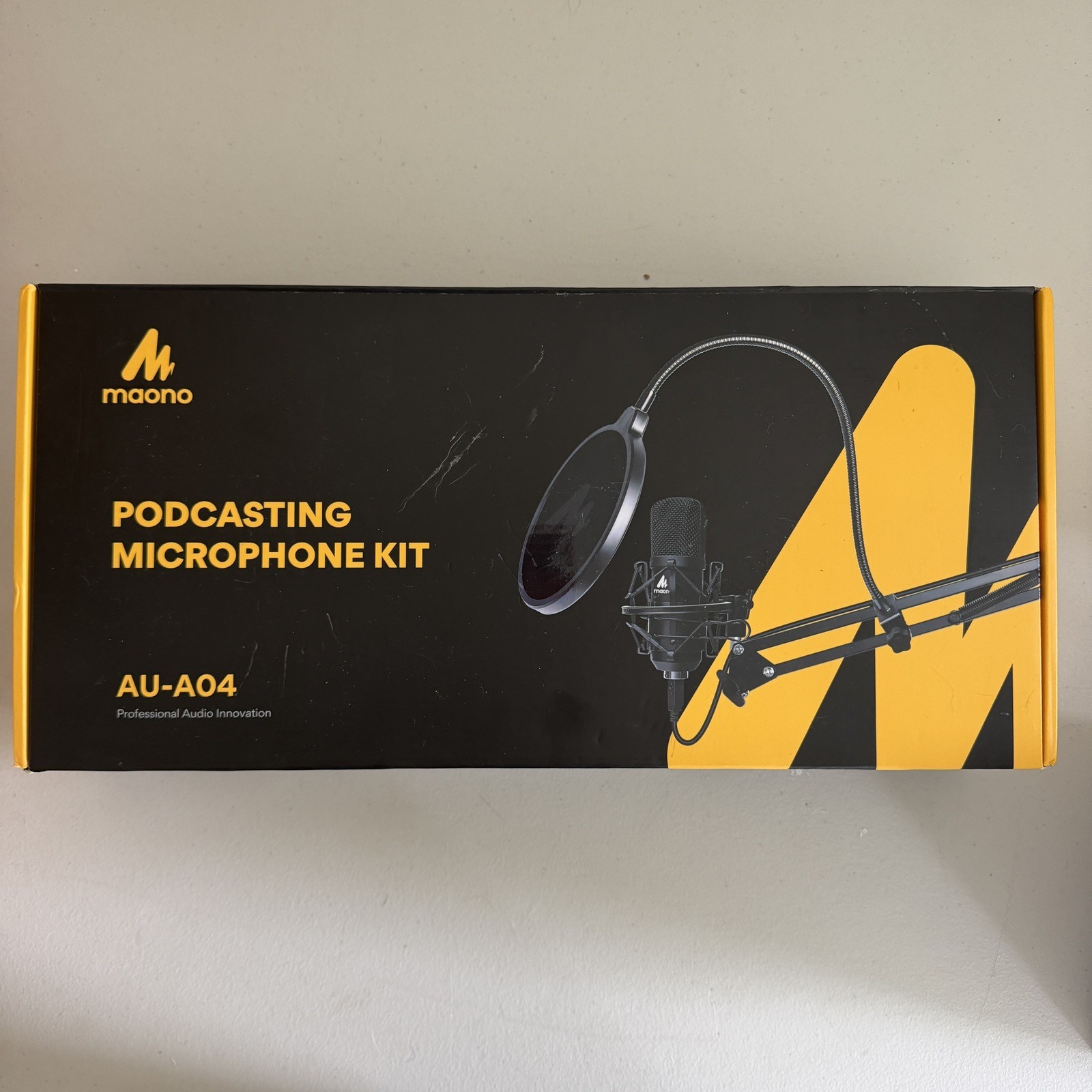 Maono AU-A04 Podcasting Microphone Kit Professional Audio Innovation New In Box