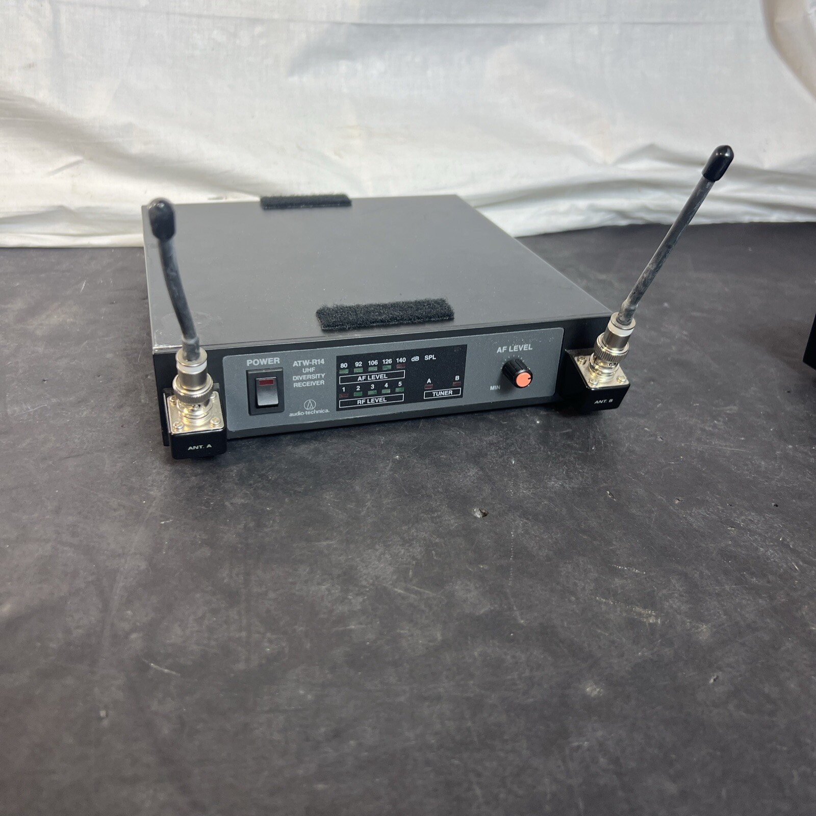 AUDIO TECHNICA ATW-R14 UHF DIVERSITY RECEIVER FREQ: 864.780 MHZ Unit Only