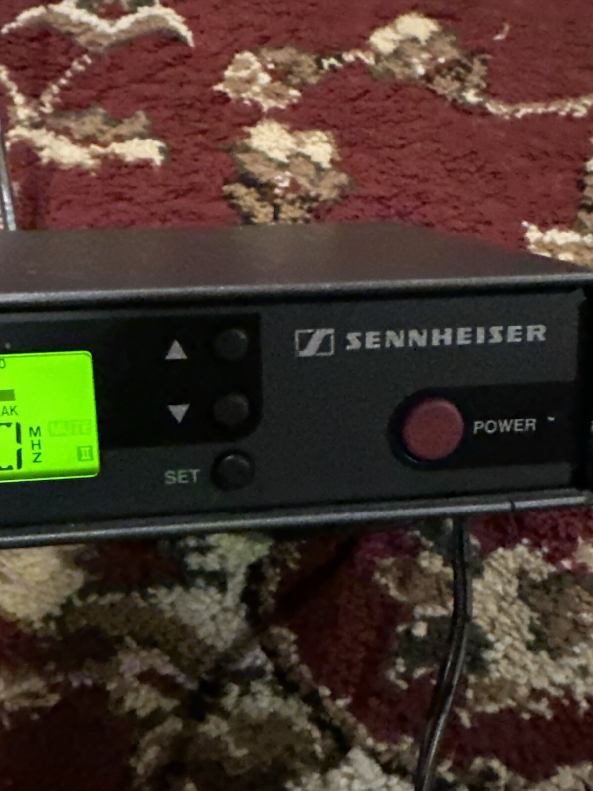 Sennheiser EW100 EM100 Diversity Wireless Receiver – Powers On!