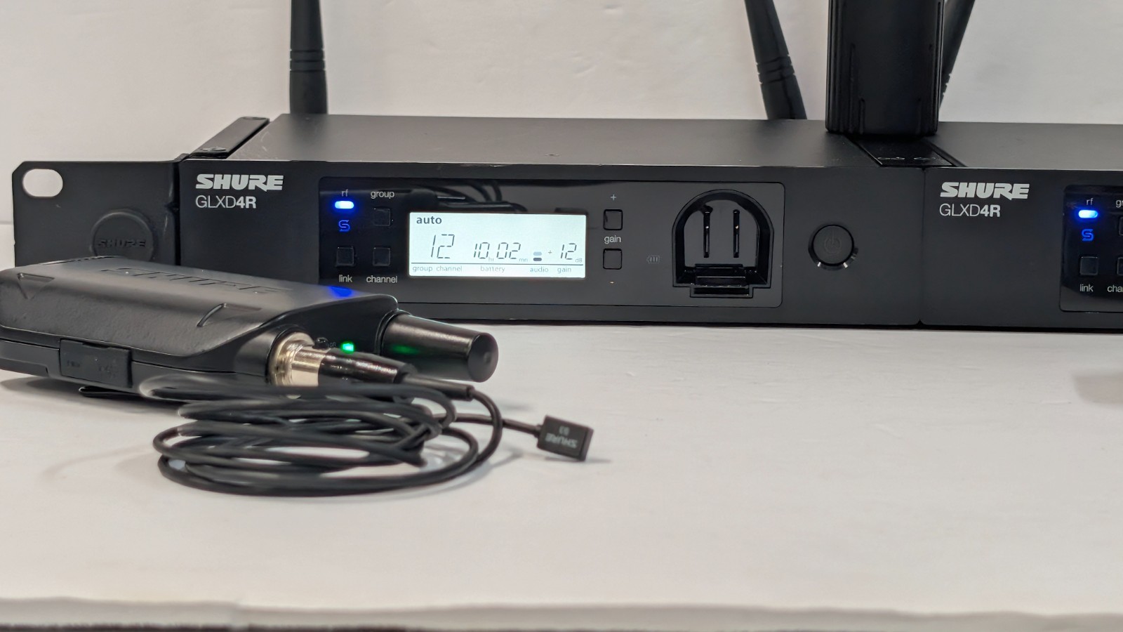 2 -SHURE/2-GLXD4R-Z2/ 2-GLXD1-Z2 / WL93 Lav Mic Bodypack Transmitters& Receivers