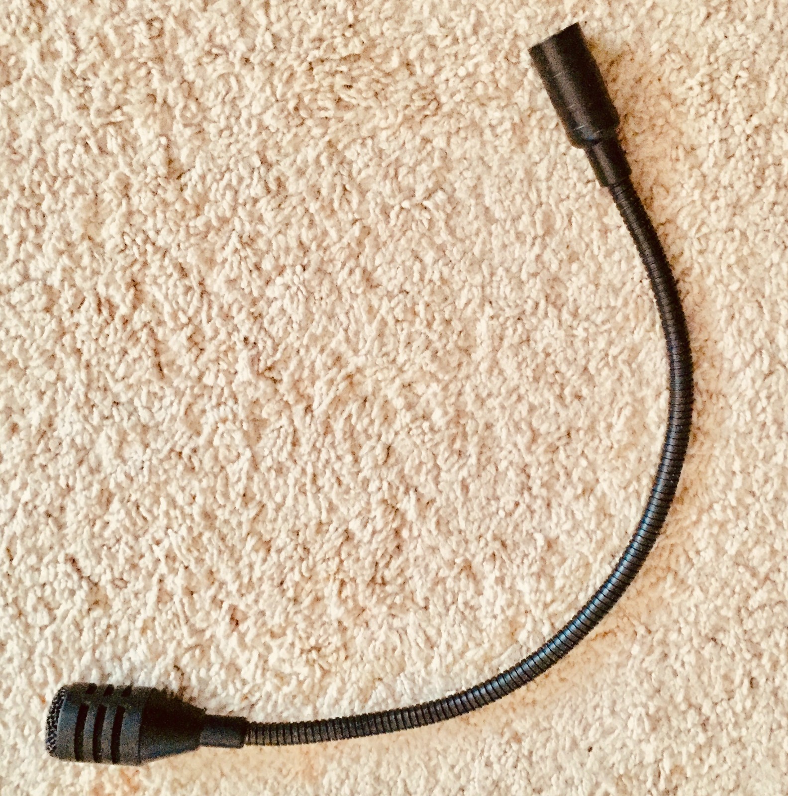 Bogen 250 – Dynamic Microphone – With 17-inch Gooseneck Flex