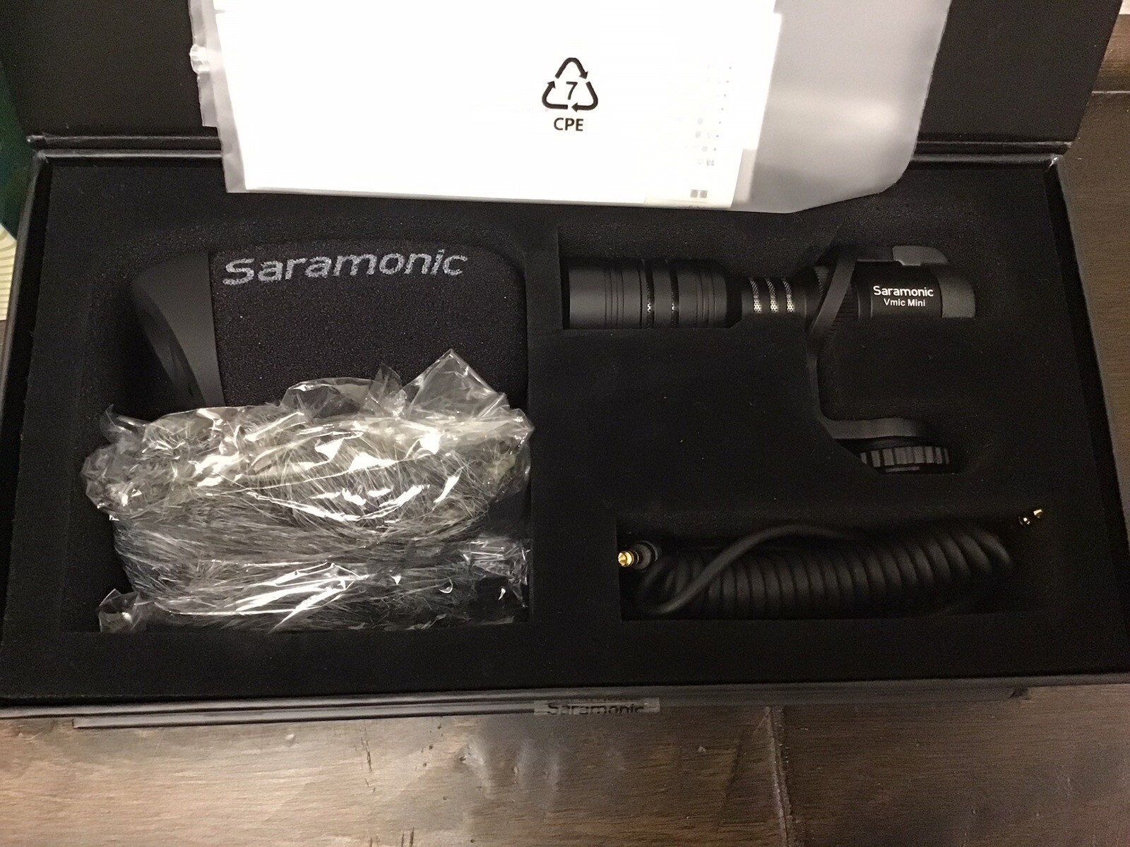 SARAMONIC VMIC MINI MICROPHONE For Smartphone DSLR or Mirrorless Cameras + Cover