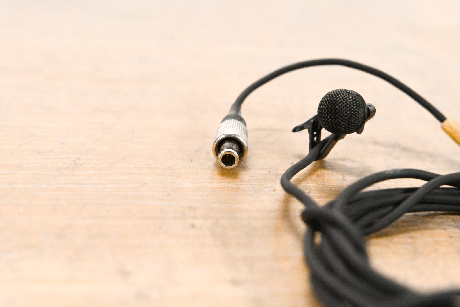 Sennheiser MKE 2 Lavalier Lapel Mic w/ 3-Pin Lemo Connector – Black CG012BX