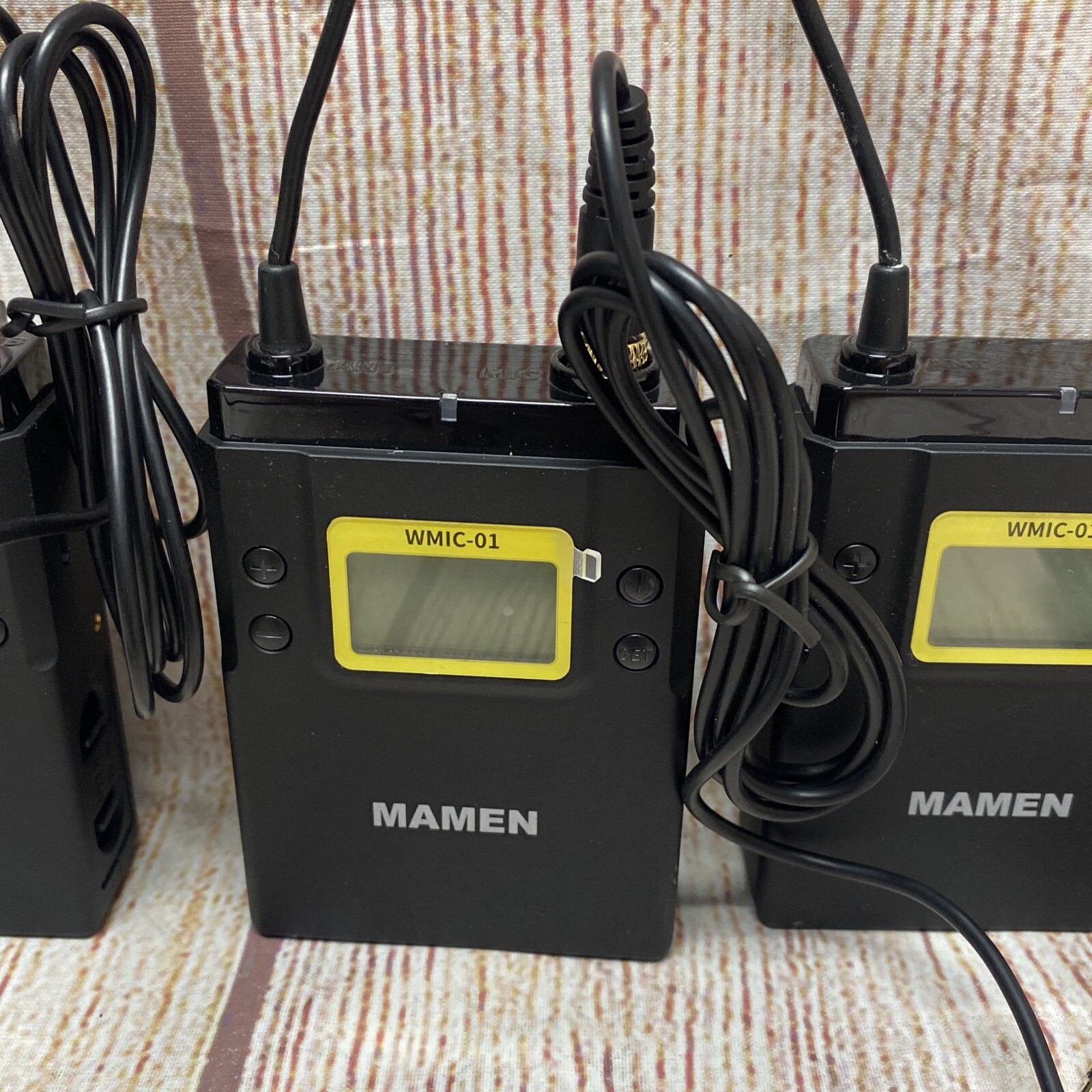 MAMEN WMIC-01 UHF Dual-Channel Wireless Microphone System , 1 Receiver 2 Trans