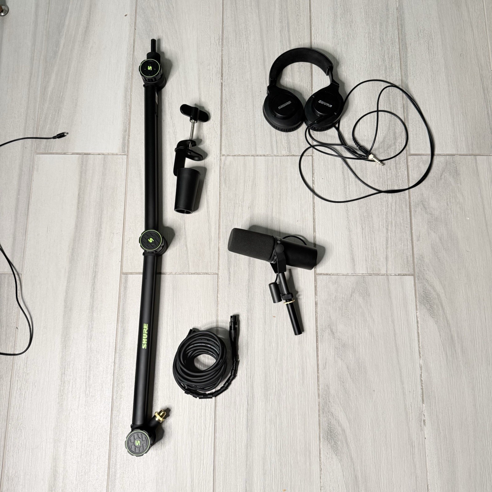 Shure SM7B Dynamic Microphone with Boom Arm and Headphones Kit