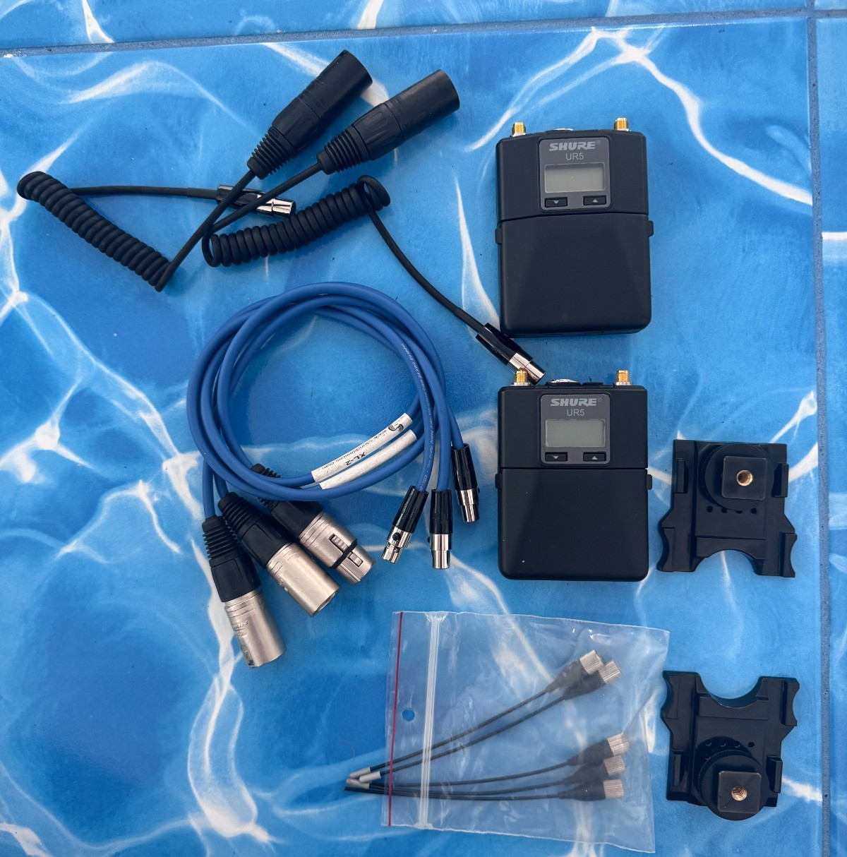 Shure UR5 Receiver h4 518-578mhz. 2 Receivers w/ Accessories Camera Hops