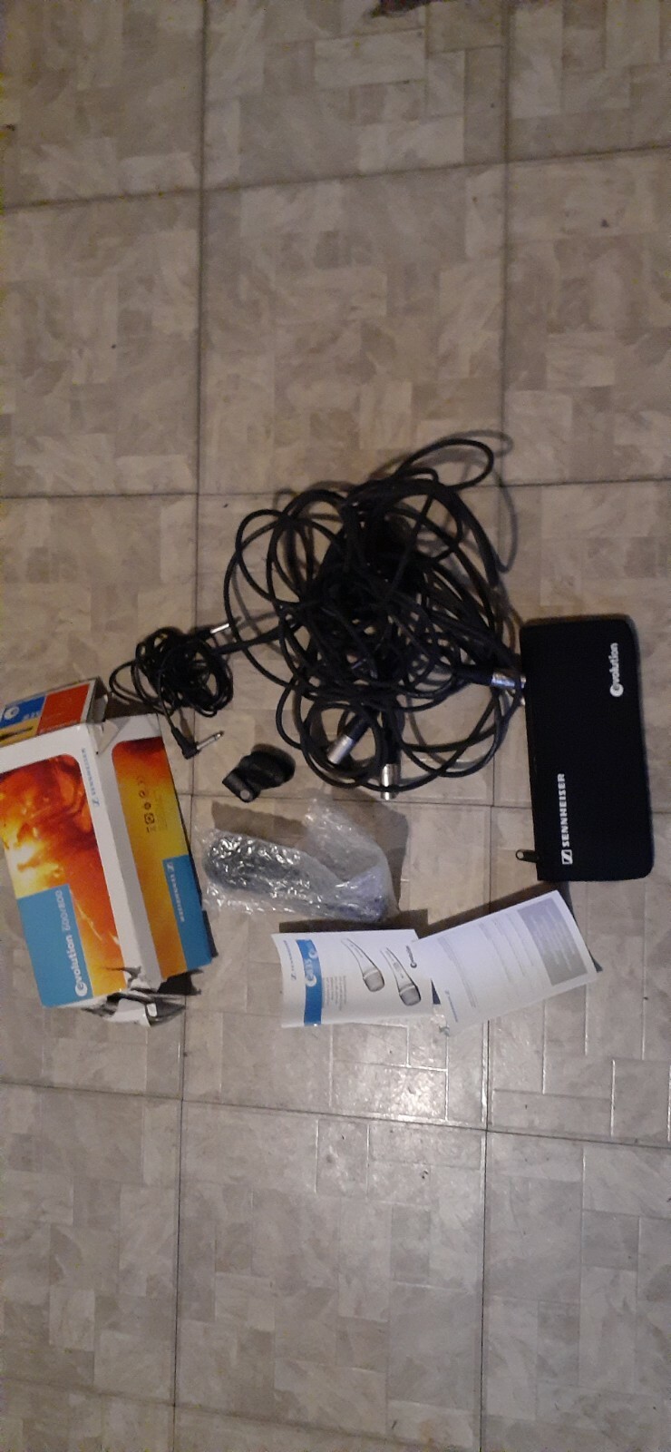 Sennheiser E835 Dynamic Wired XLR Professional Microphone