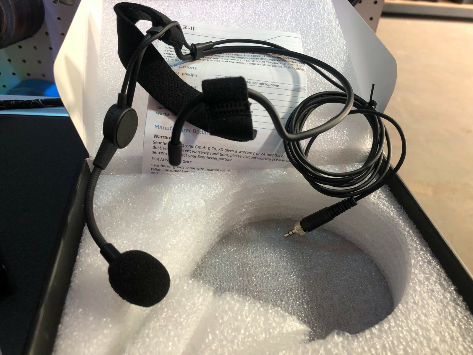 Sennheiser Wireless Headset Microphone ME 3-II & Bodypack Transmitter SK 100 G4