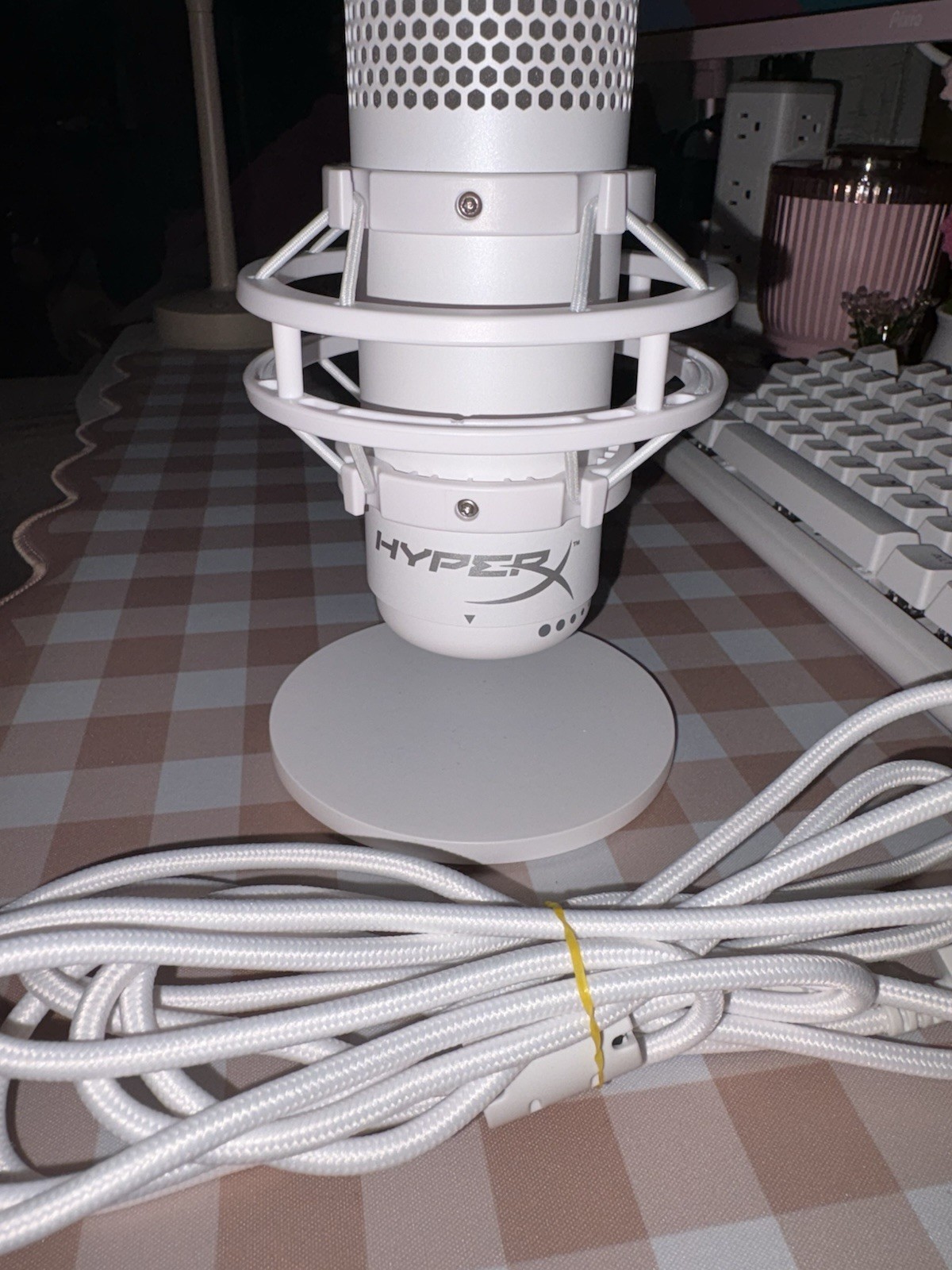 HyperX QuadCast S Standalone Microphone RGB Lighting – White