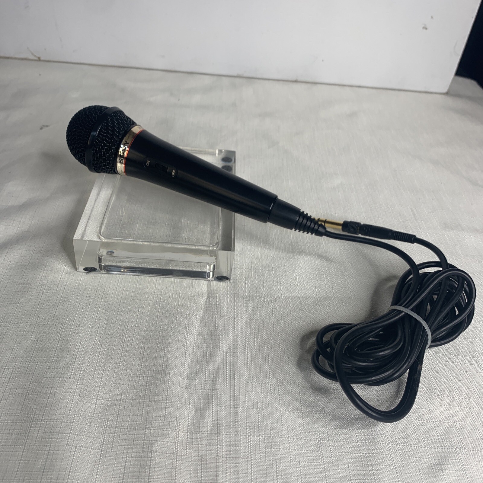Sony Dynamic Karaoke Lined Microphone With 1/4 Inch Adapter Model F-V220