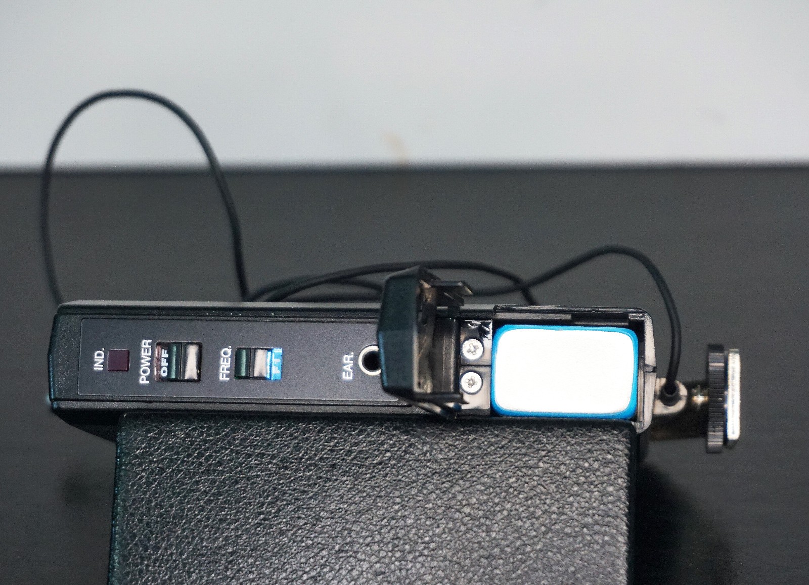 Azden Wireless Microphone System – WR-10 Transmitter & WM-10 Receiver Japan