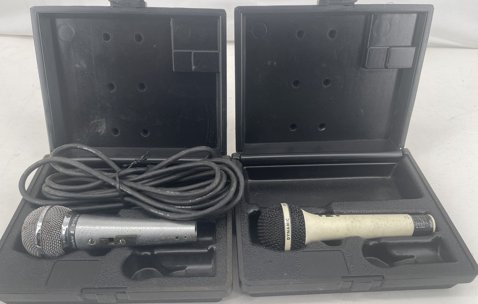 Lot Of 2 Microphone – Shure Unisphere B 588SA Dynamic and Peavey PBH