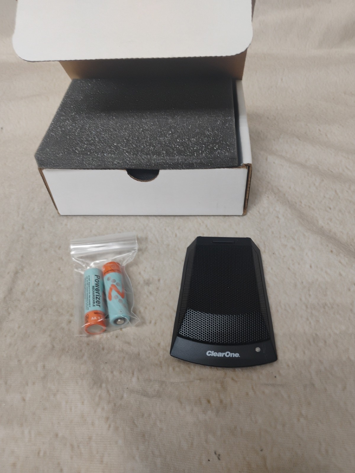 ClearOne Wireless Tabletop Cardiod Transmitter/Mic (RF M610) Compressed,…
