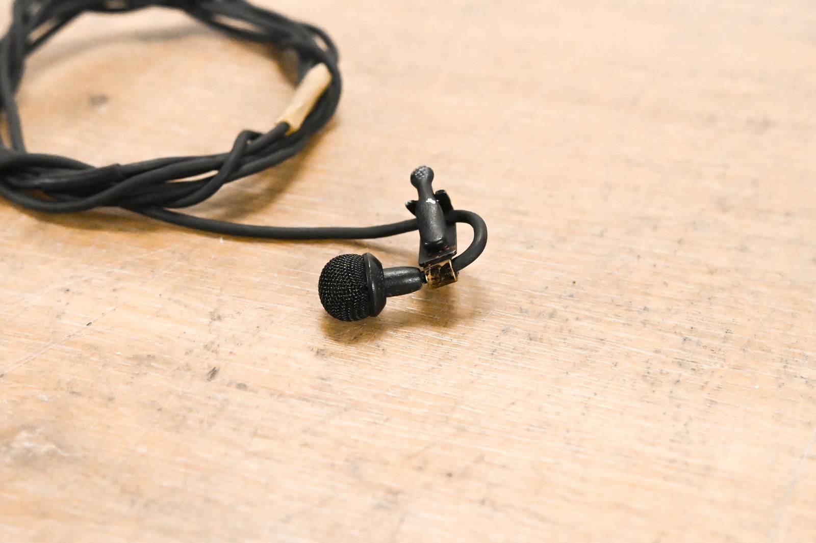Sennheiser MKE 2 Lavalier Lapel Mic w/ 3-Pin Lemo Connector – Black CG012BV