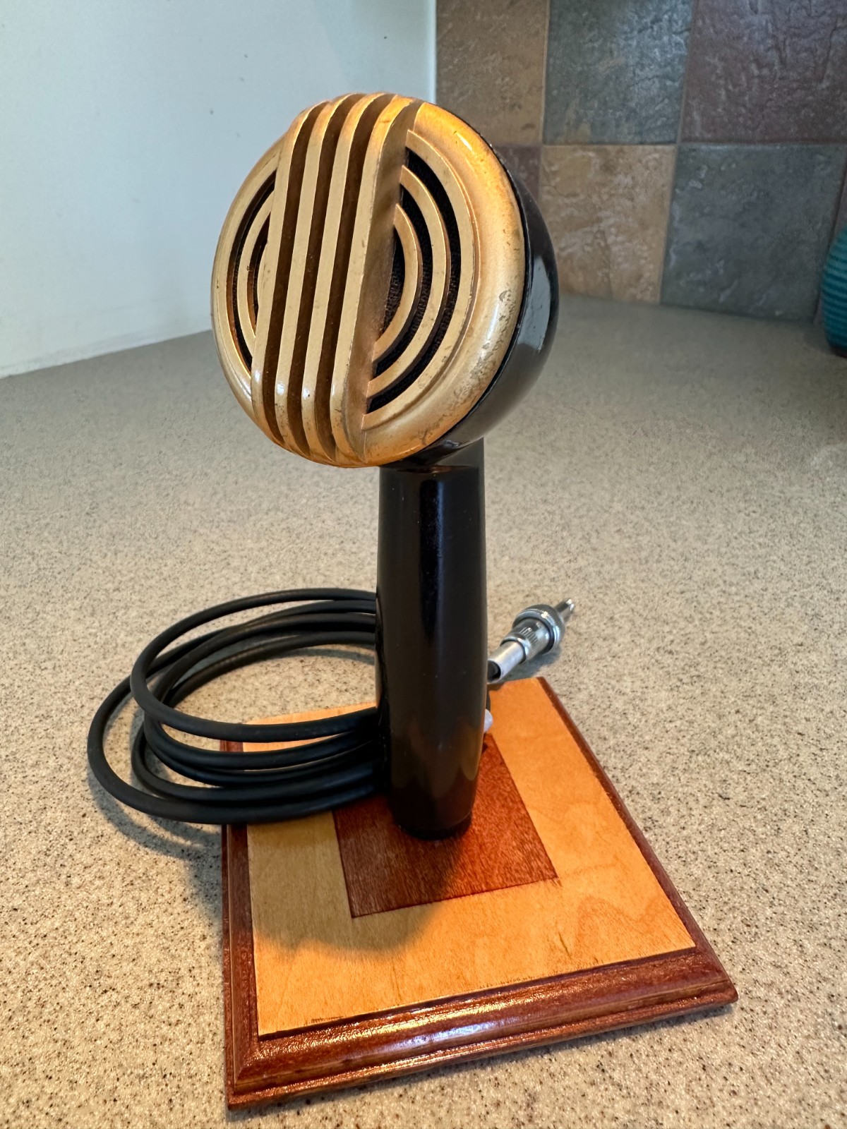 Astatic 200S “Fatboy” Desk Mic, Brown Bakelite, Stand, great for blues harp!