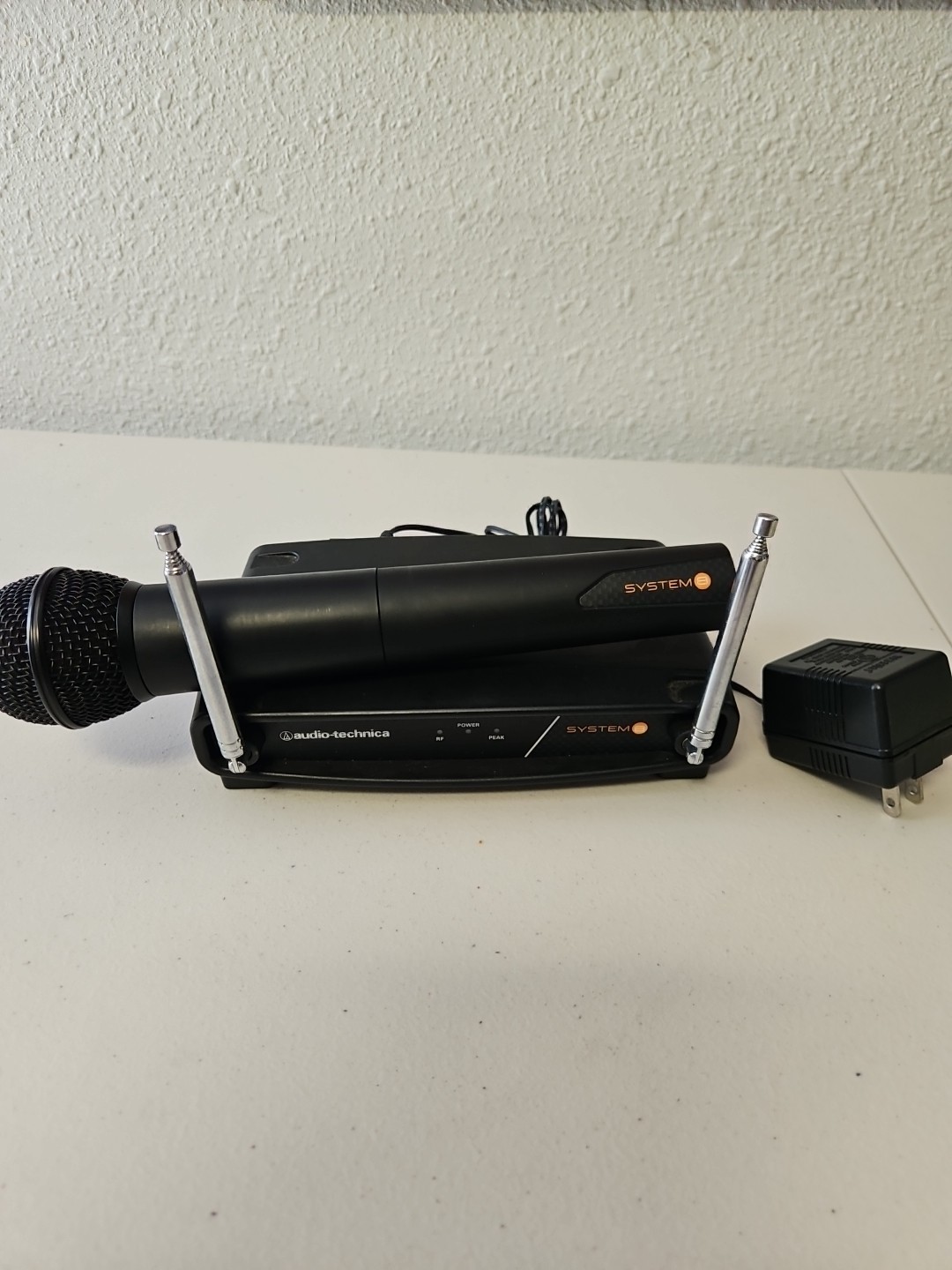 AUDIO-TECHNICA SYSTEM 8 WIRELESS VHF SYSTEM