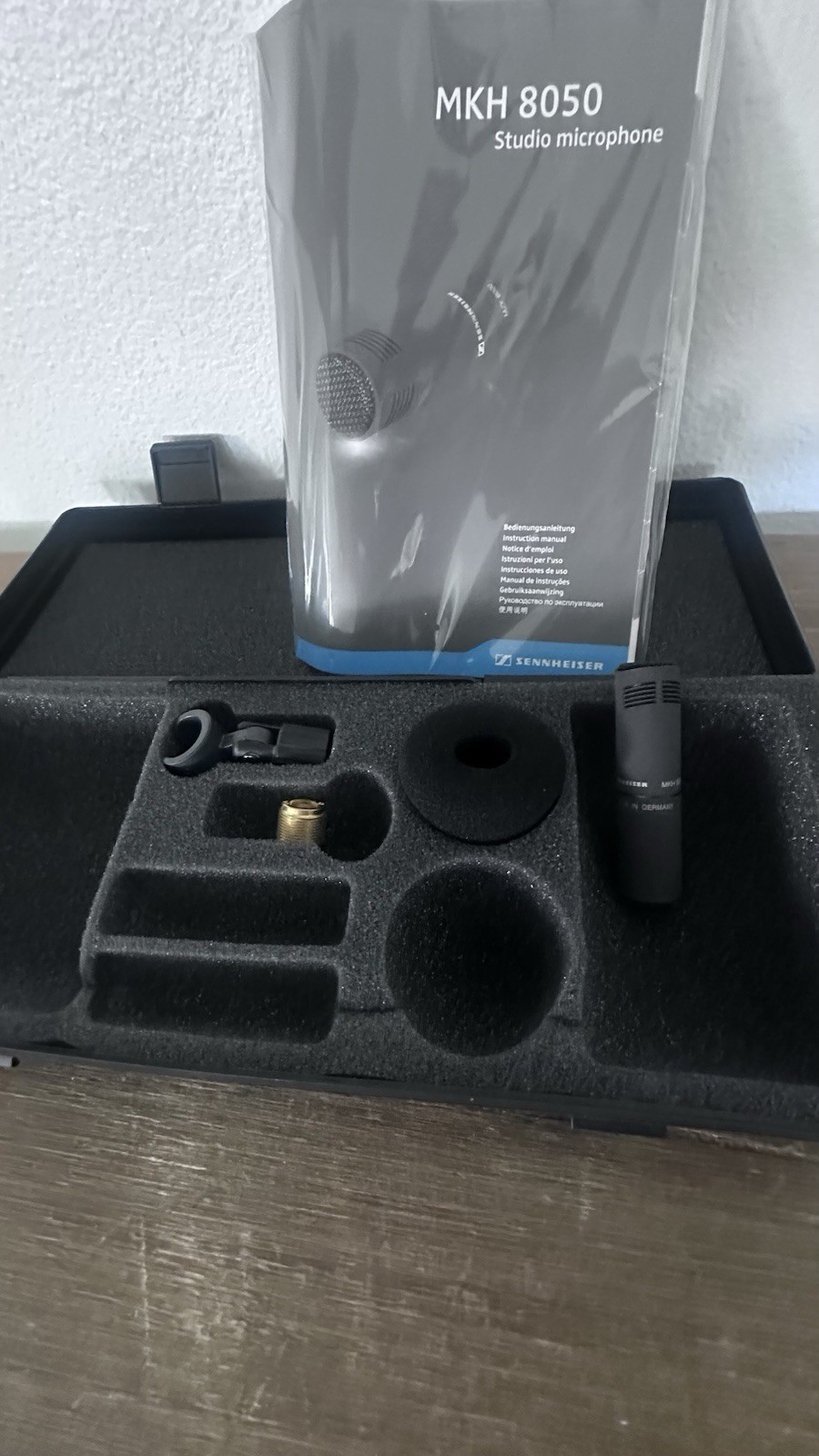 Sennheiser MKH 8050 Supercardioid Condenser Mic Kit Case Clip Windscreens