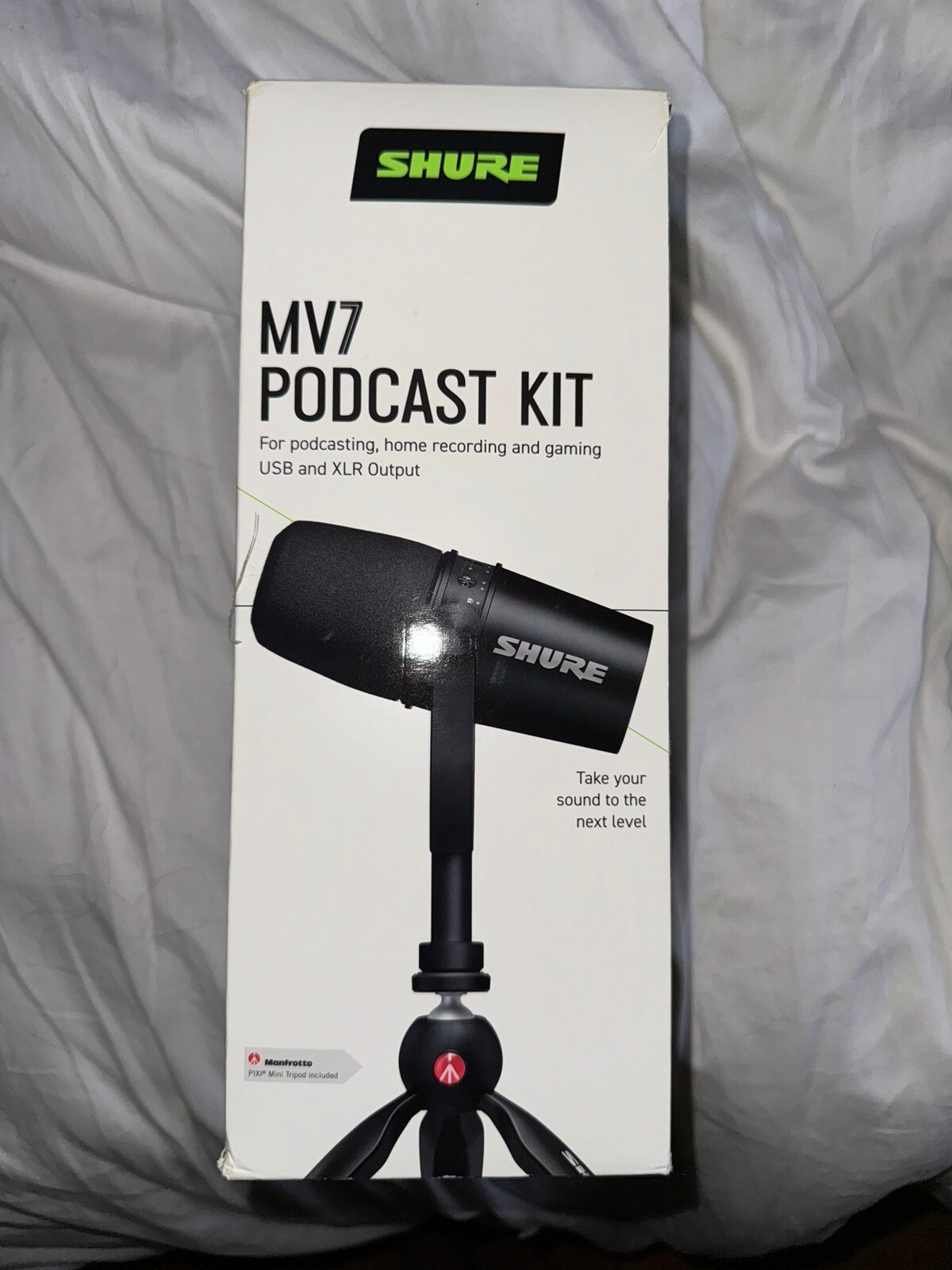 Shure MV7 USB Microphone with Manfrotto Pixi Mini Tripod Set – (MV7-K-BNDL)