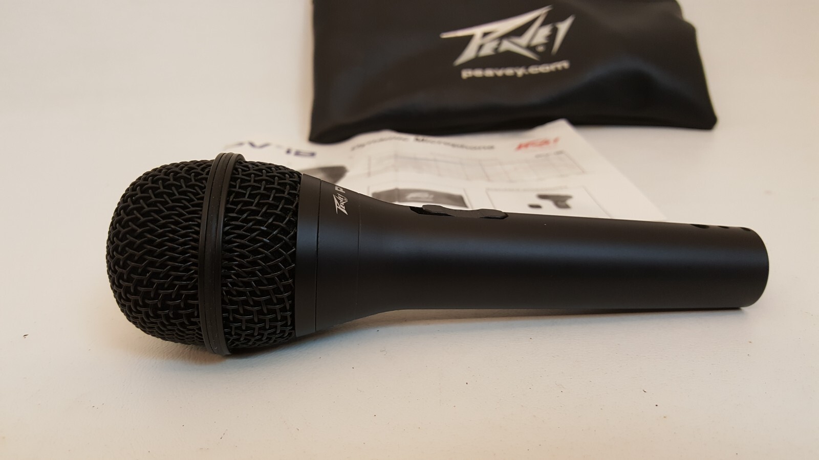 PVi2 Peavey Dynamic Microphone + case