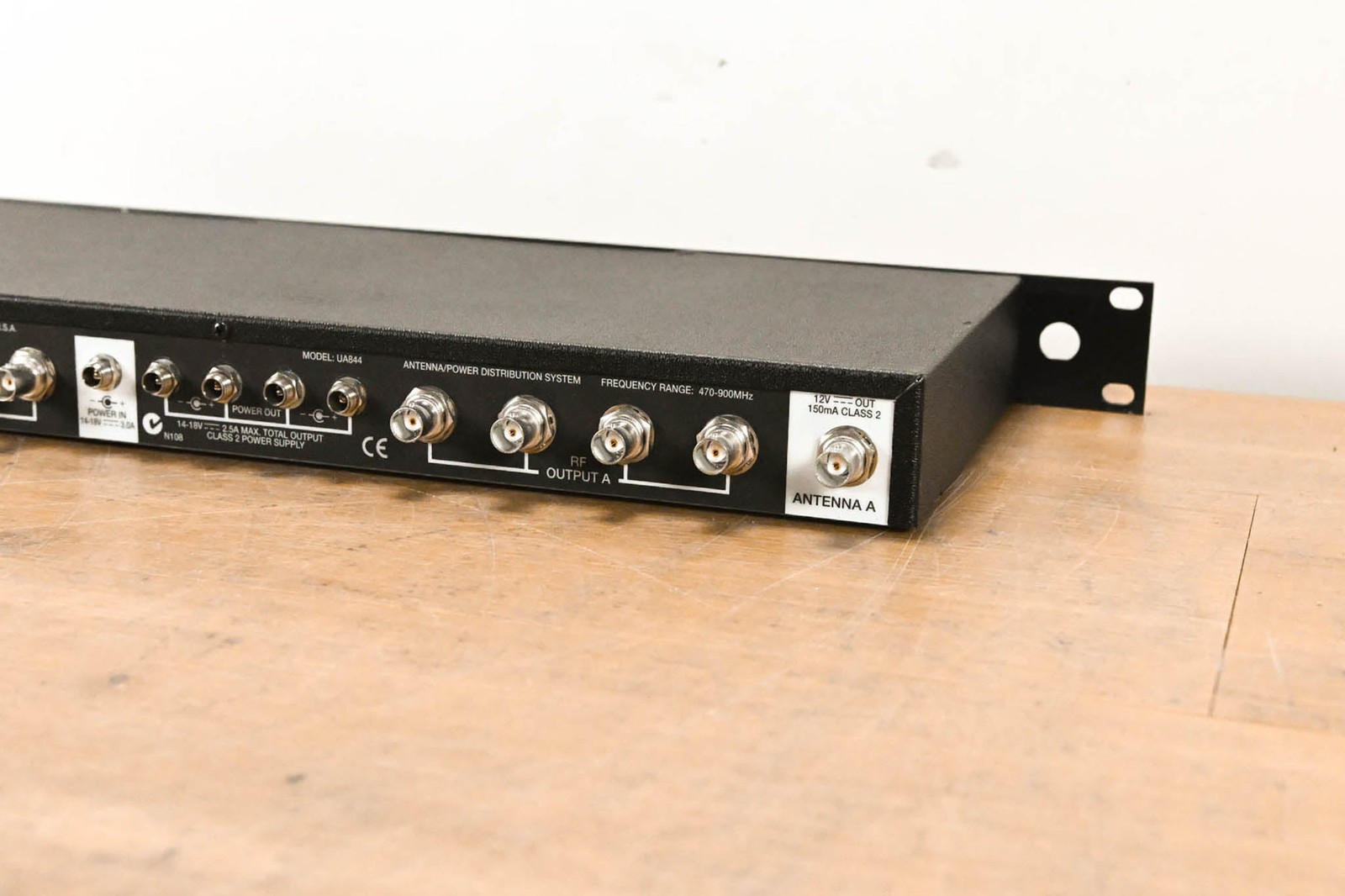 Shure UA844US Wideband UHF Antenna and Power Distributor (NO PSU) CG012R2