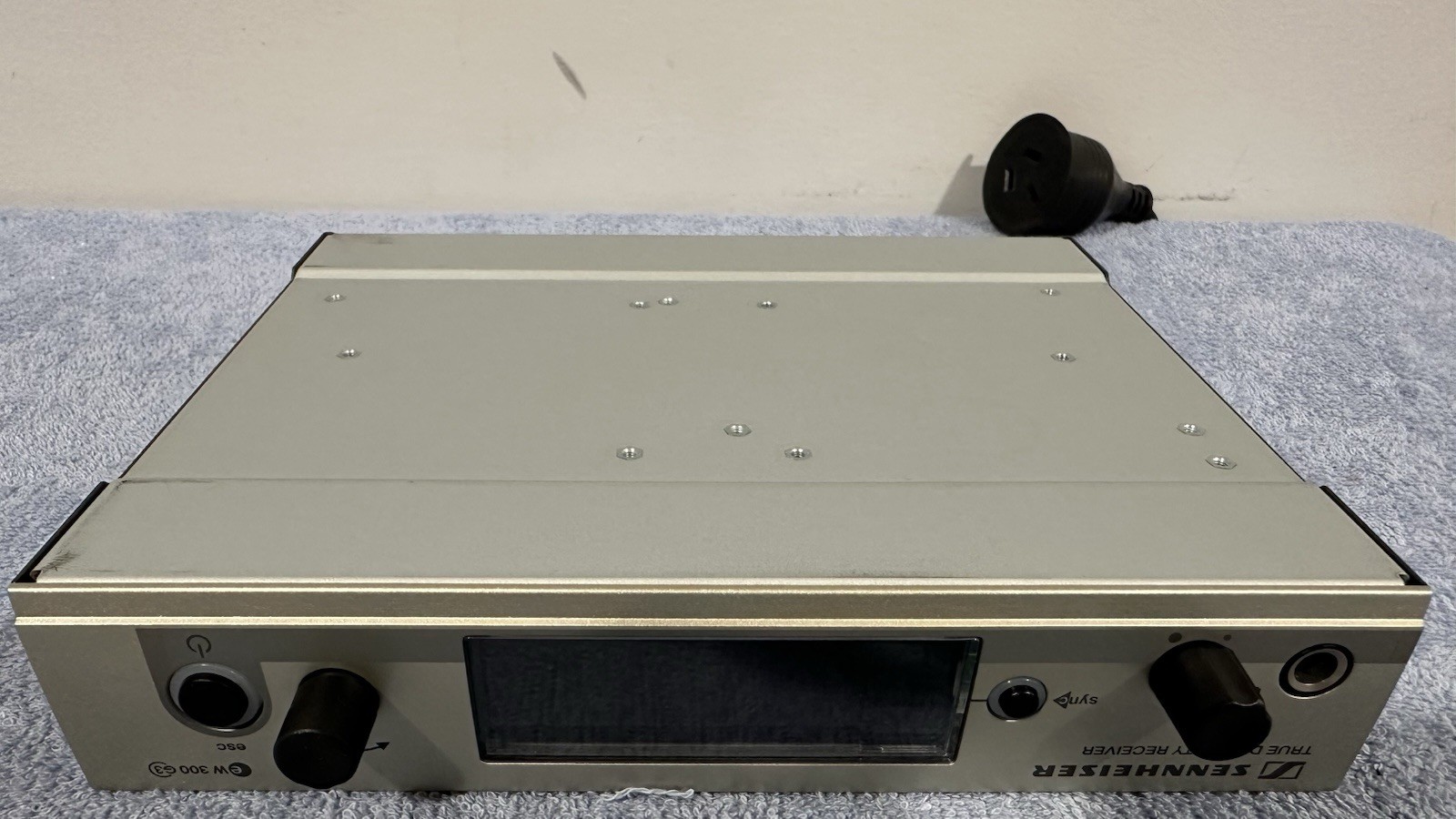 Sennheiser Em300 G3 566-608 MHz ( No Power Supply No Antenna)