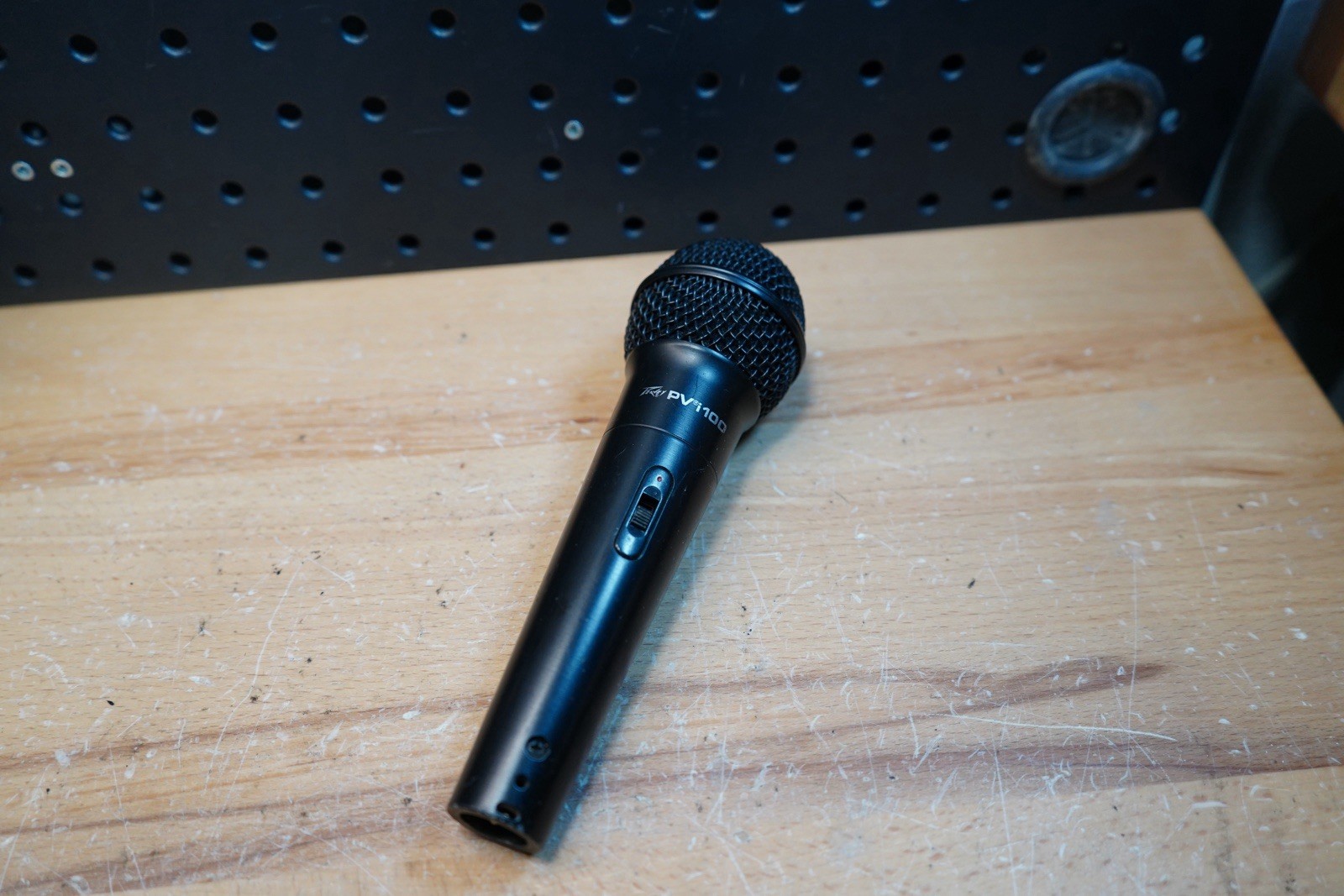 (S) Peavey PV i100 Cardioid Dynamic Handheld Microphone PVi100