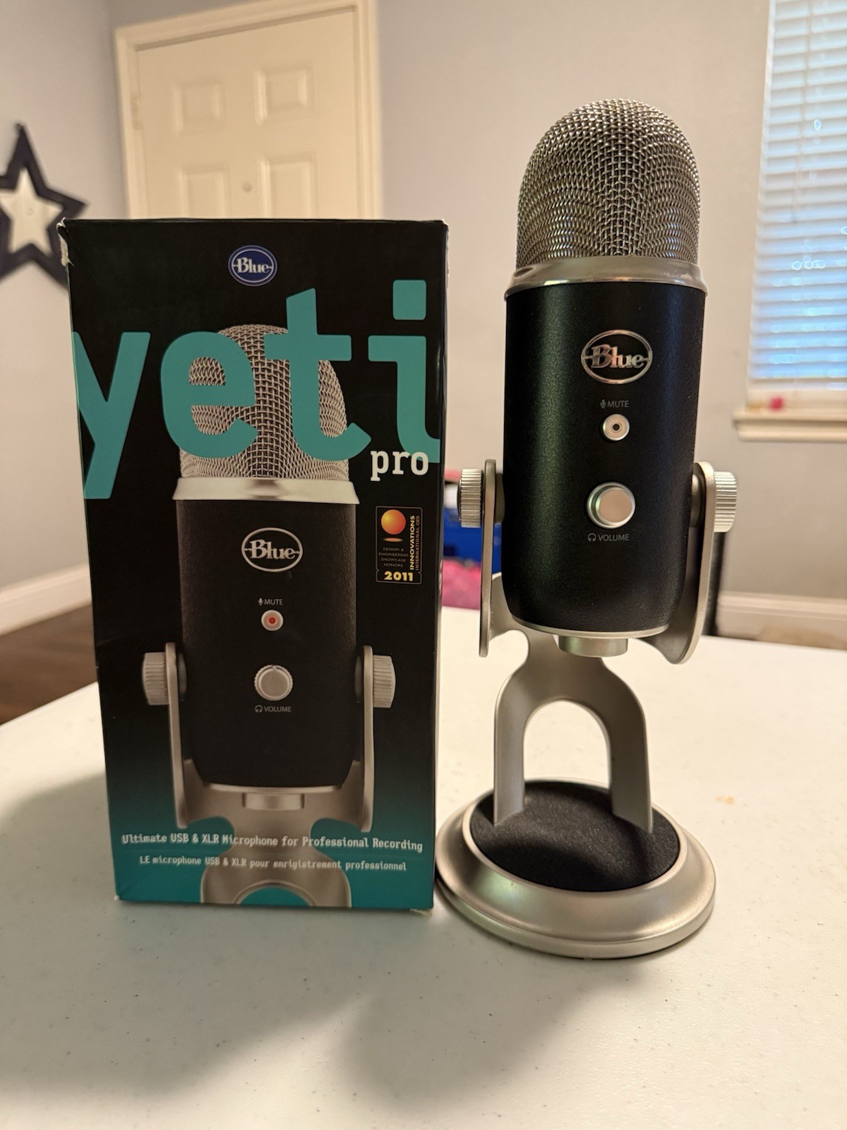 Blue Yeti Pro USB/XLR Desktop Microphone Black Mute Switch Adjustable Gain