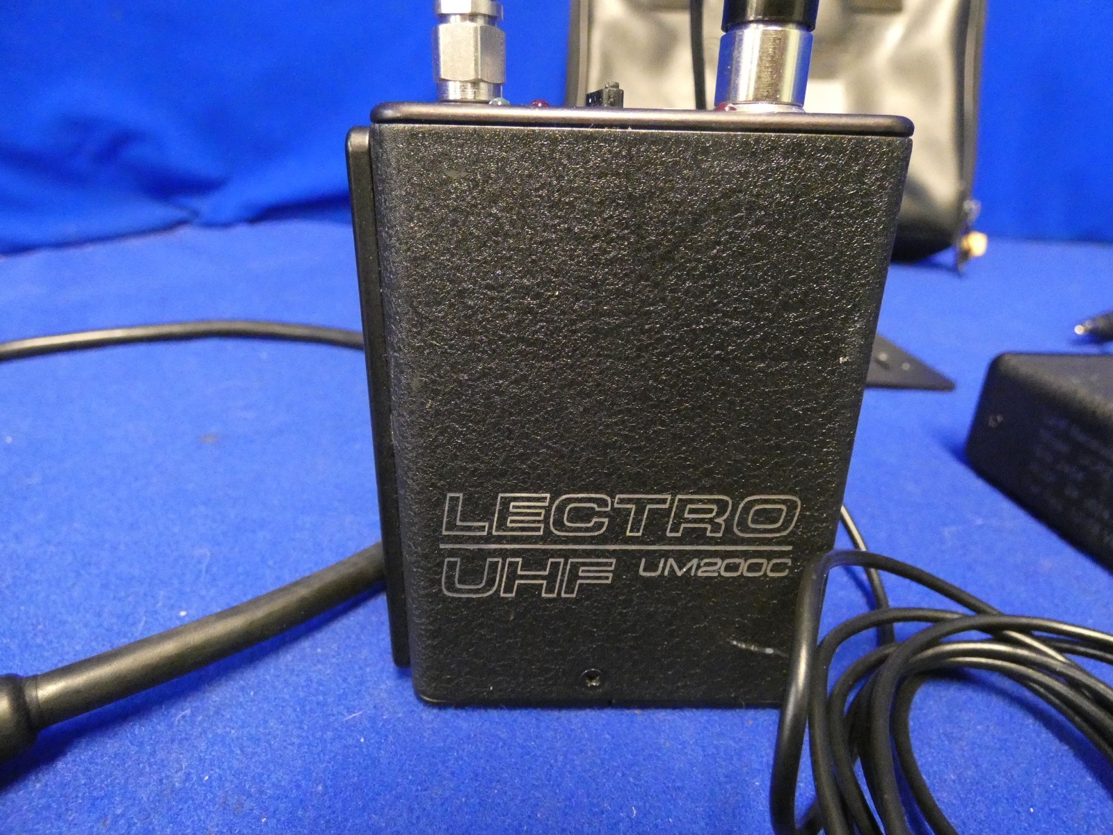 Lectrosonics UCR211 UHF Receiver Block 24, UM200C w/Mic, UH200D Plug-On, Case