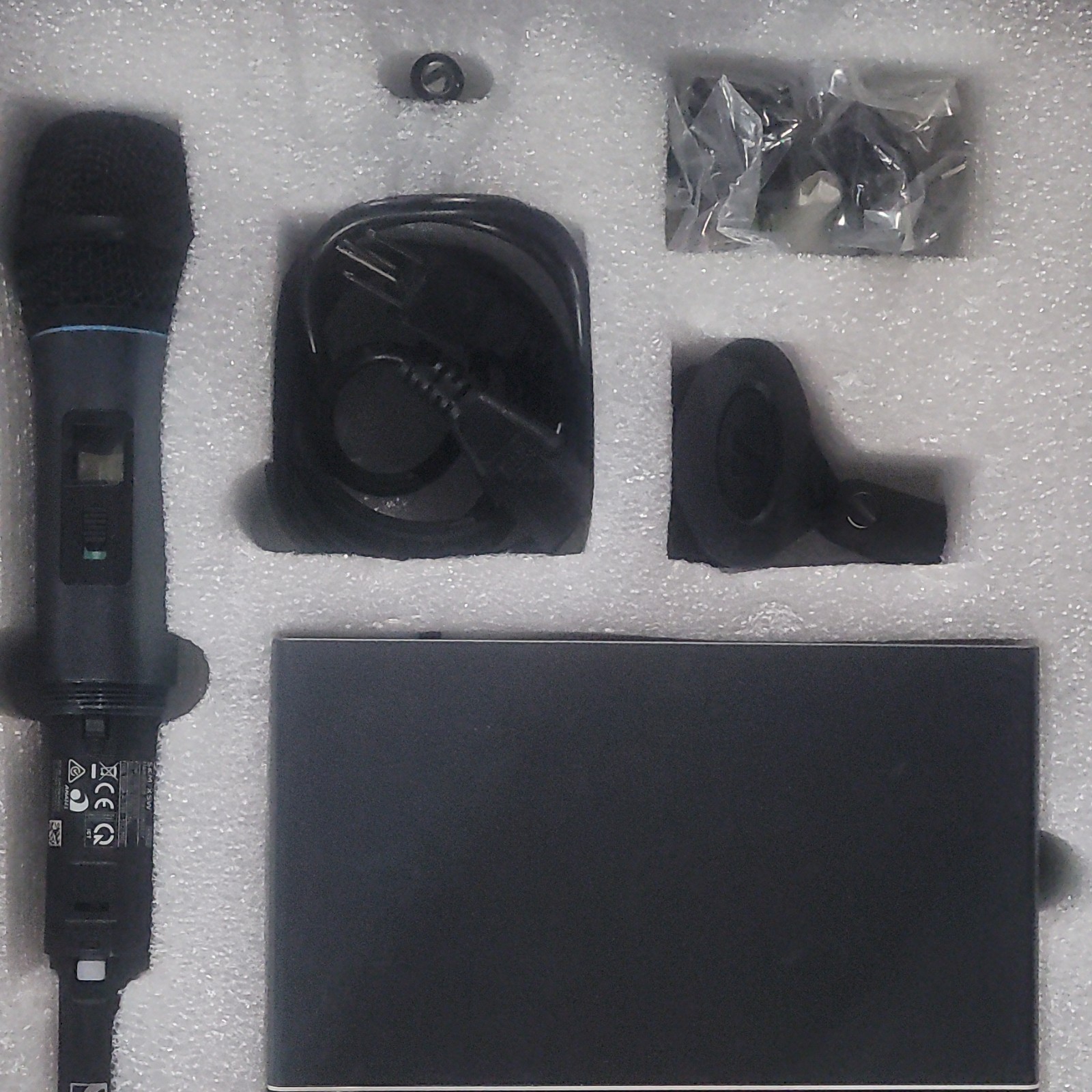 Sennheiser XS Wireless 1 Wireless Vocal Set Handheld Mic System, Black