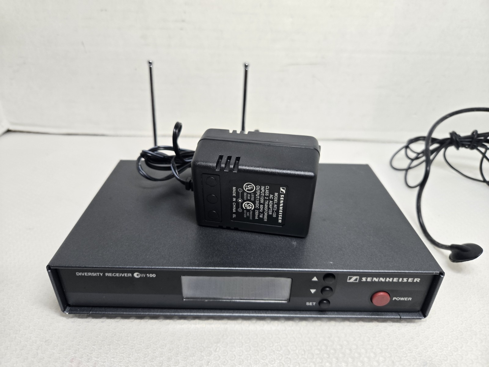 SENNHEISER EW100 Wireless Body Pack Transmitter Mic Me 3 & Receiver 630-662MHz