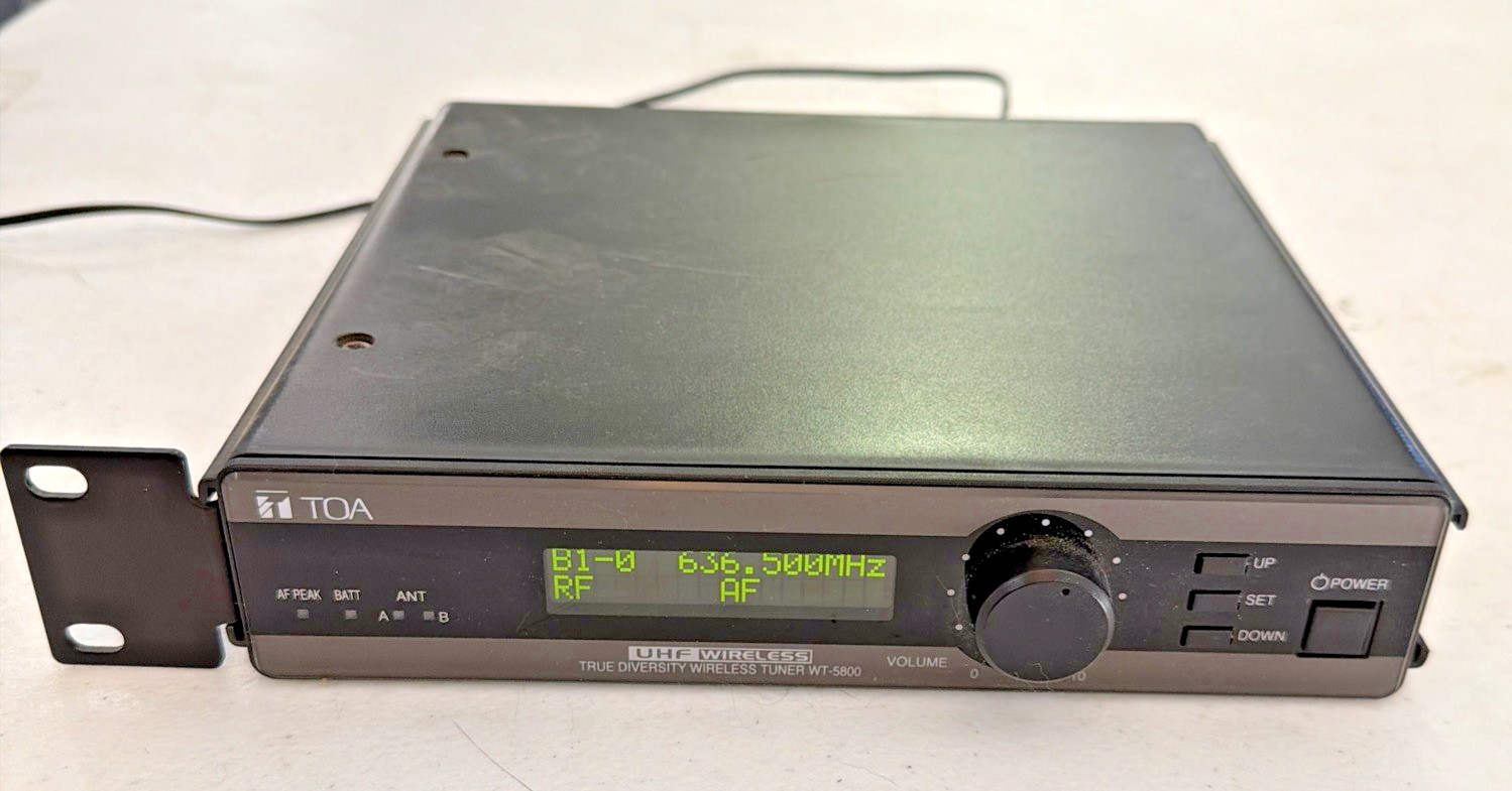 TOA UHF True Diversity Wireless Tuner WT-5800 w/ Power Adapter