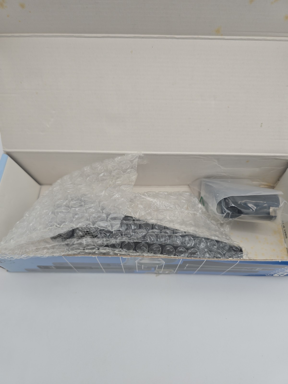 Akg D 8000 S Microphone In Box