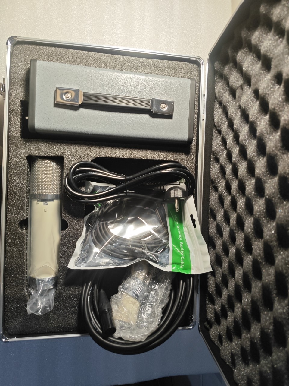 ELMA251 High-Grade Tube Microphone，cardioid/O-shaped / 8-shaped directional