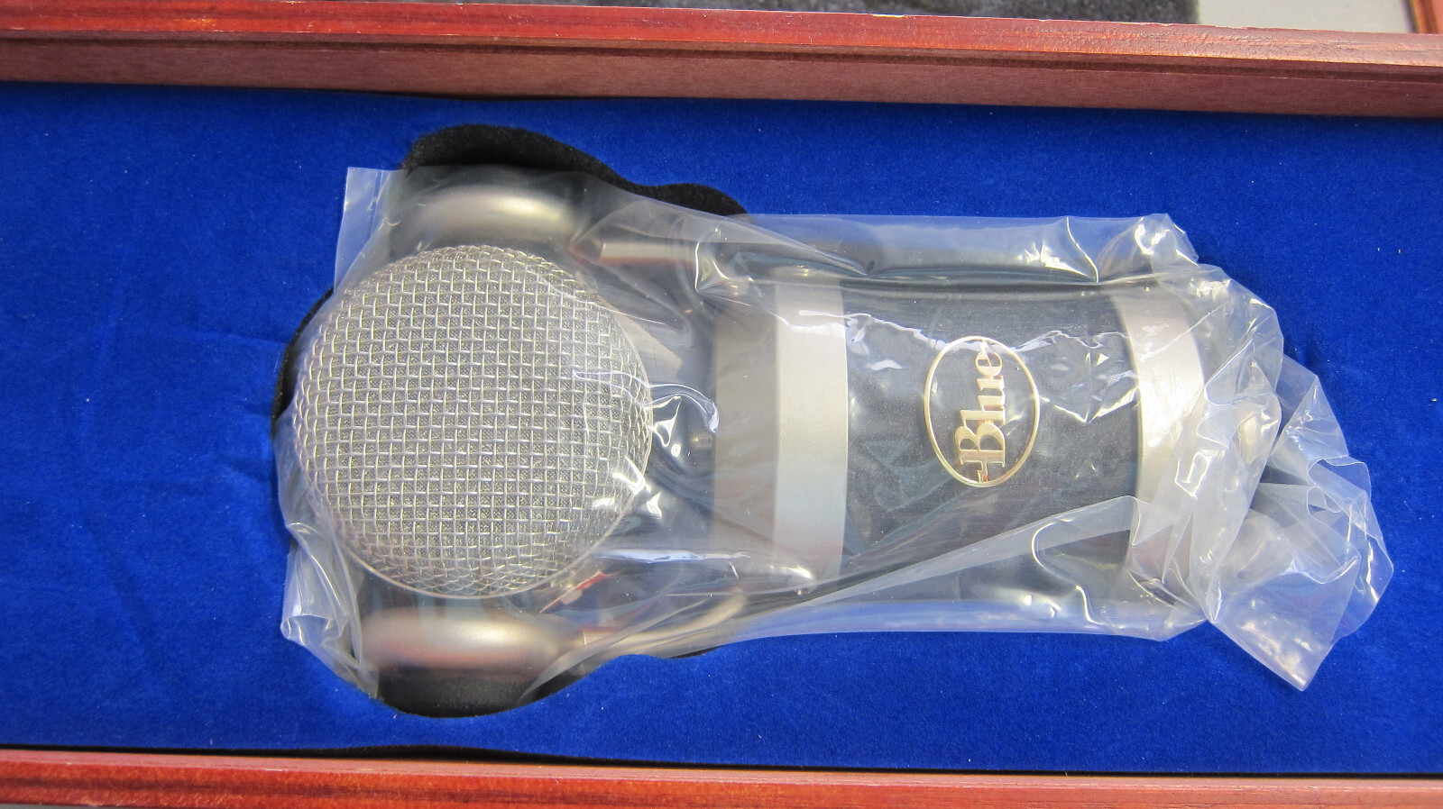 NEW – Blue Microphones The Mouse Large-Diaphragm Condenser Microphone