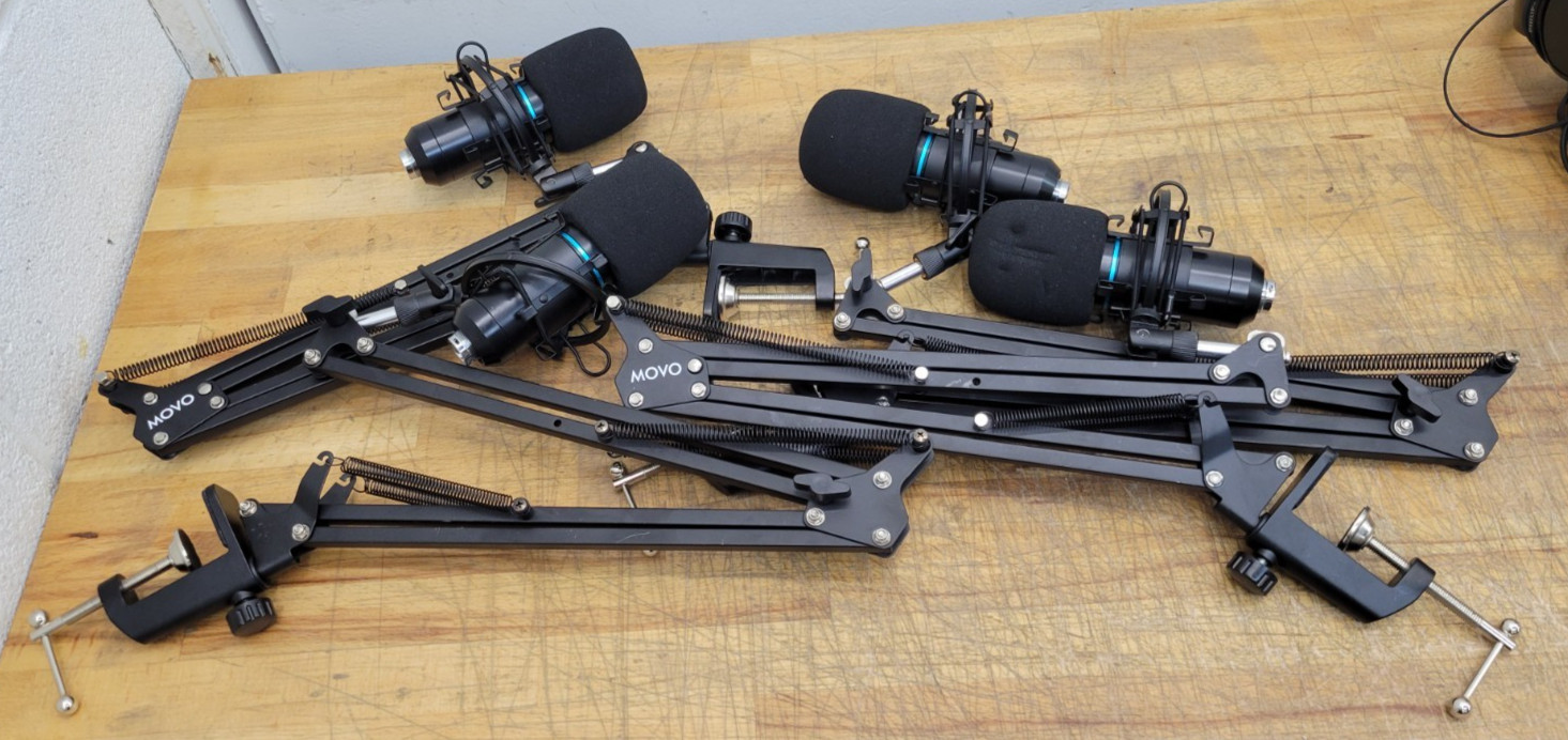 Lot of Headphones and Microphones for Podcasting: Movo and Phillips – USED