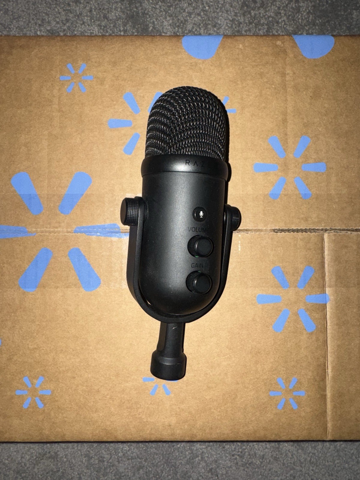 Razer Seiren X USB Desktop Microphone Black Mute Switch Adjustable Gain