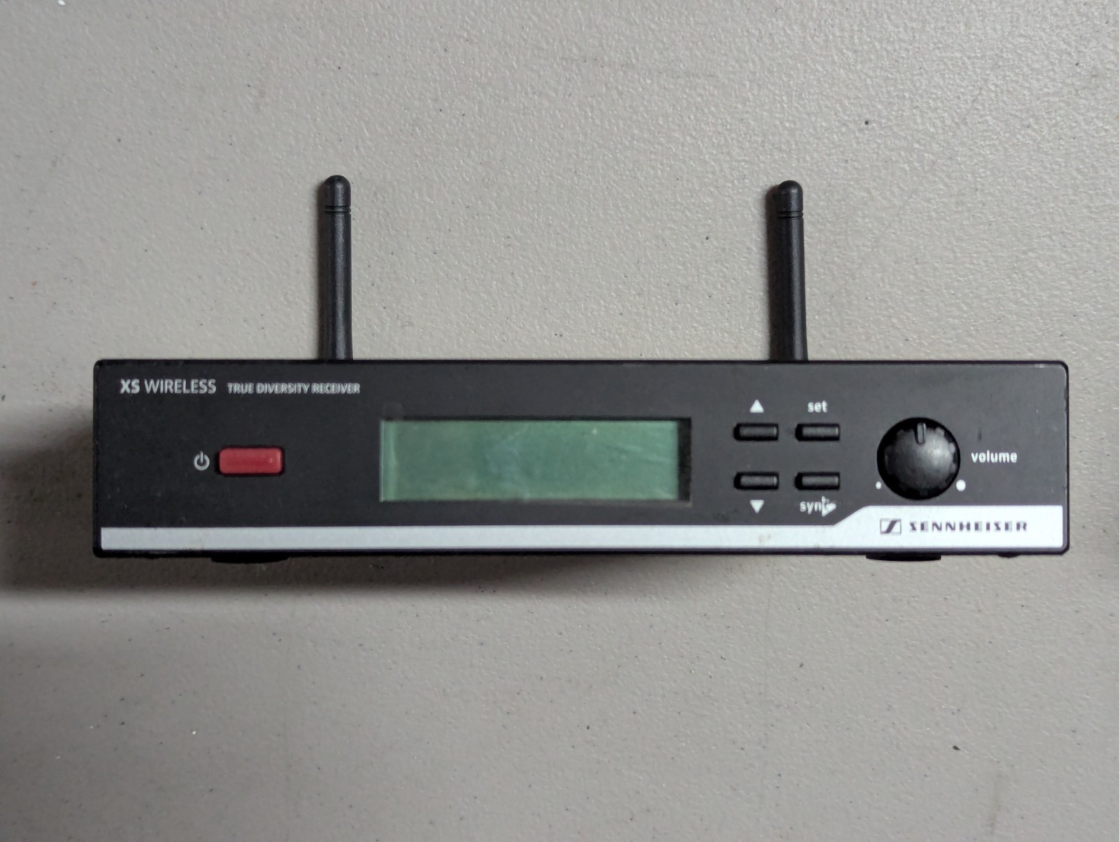 Sennheiser EM 10 Wireless UHF Diversity Receiver – 548–572 MHz
